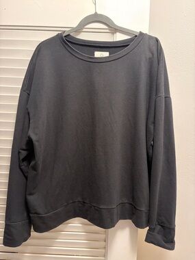 Women's Crewneck Sweater - Charcoal Gray